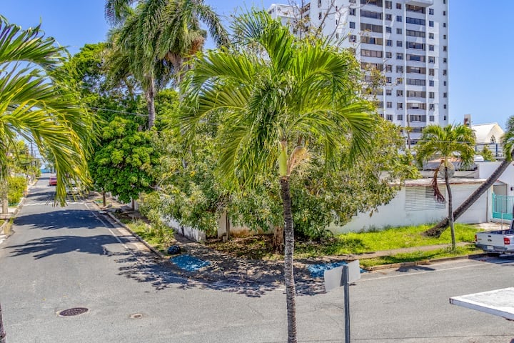 Beach House Apt 2 • 1BR + Terrace • Steps to Beach - Airbnb