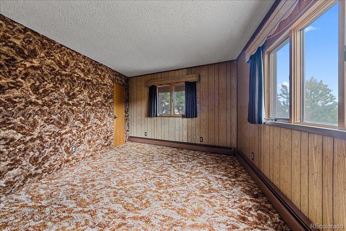 277 Hyland Dr