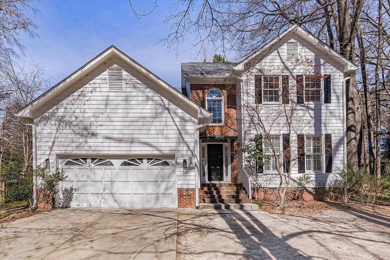 1035 Kingsway Dr
