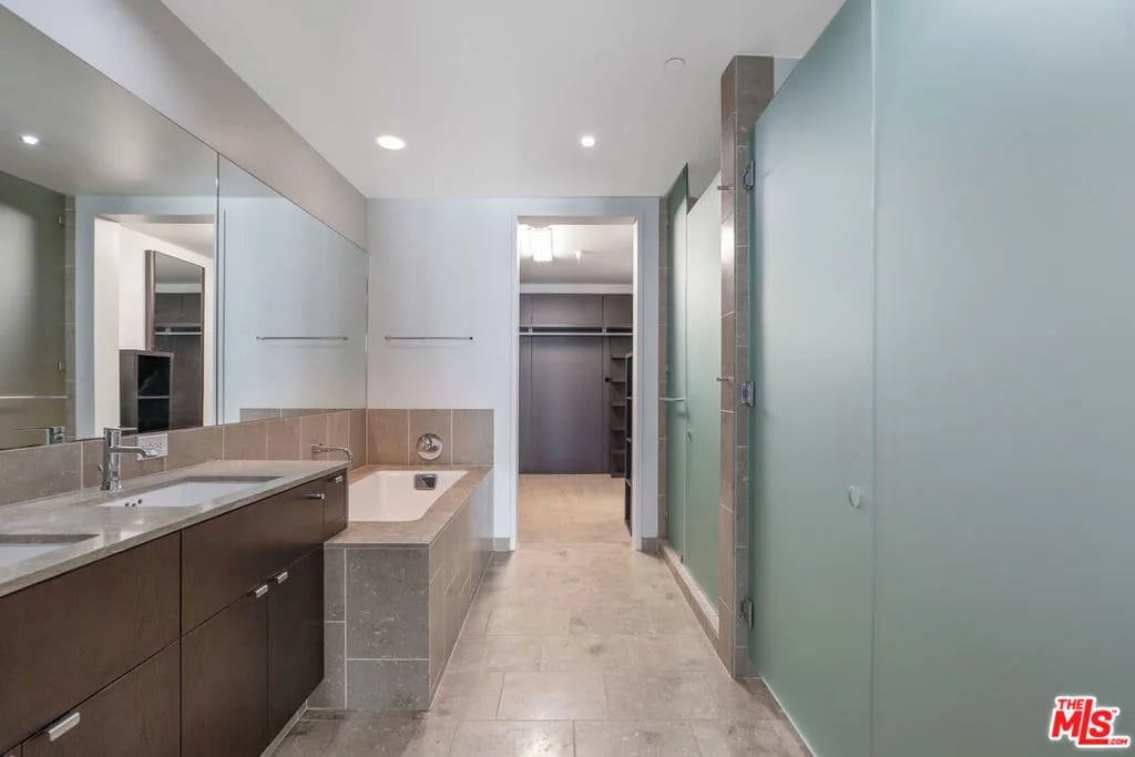 6250 Hollywood Blvd, #7D