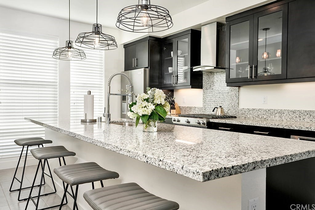 661 W 17th St, Unit 19