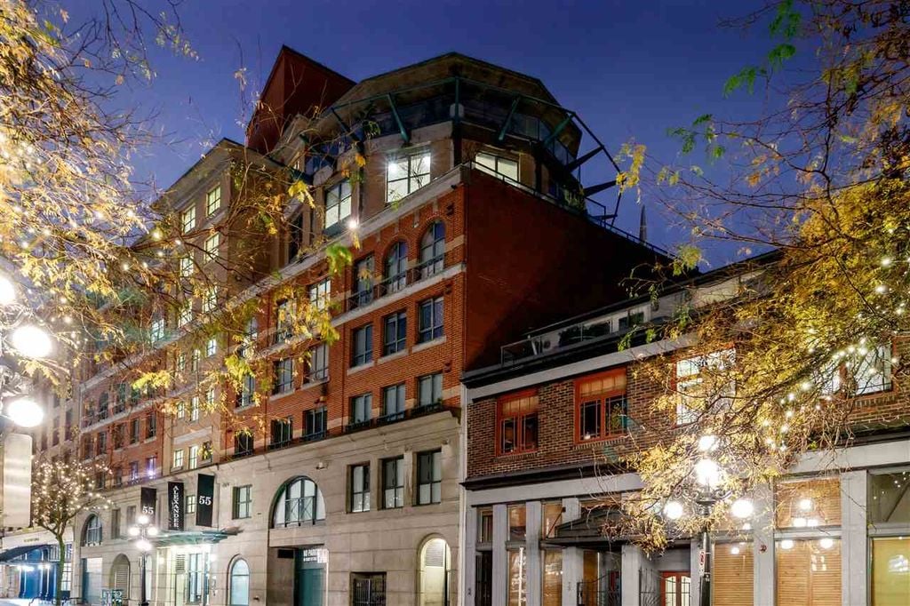 55 Alexander St, #606