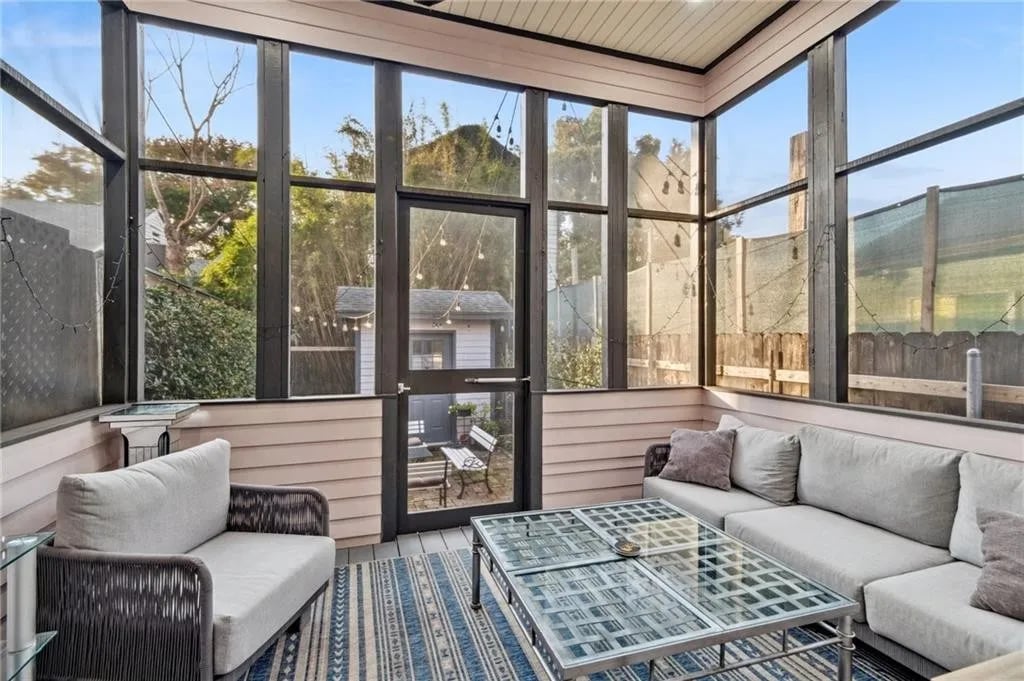 1227 Annunciation St