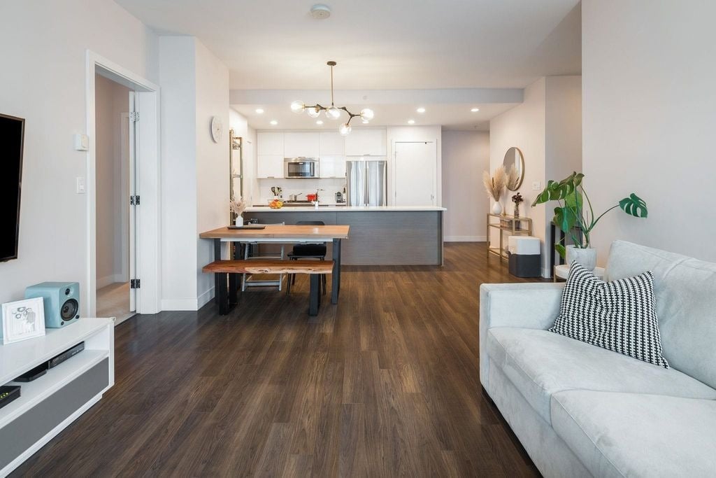 2077 Rosser Ave, #1304