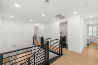 484 Windstone Crest