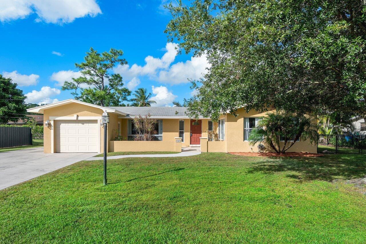 56 W Palmetto Rd