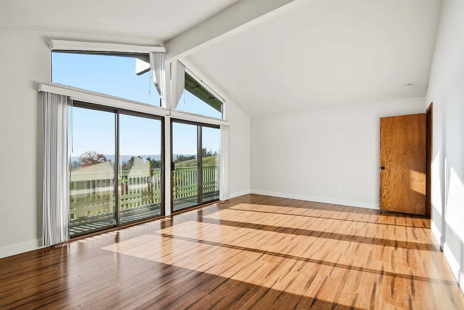 5827 La Cuesta Dr