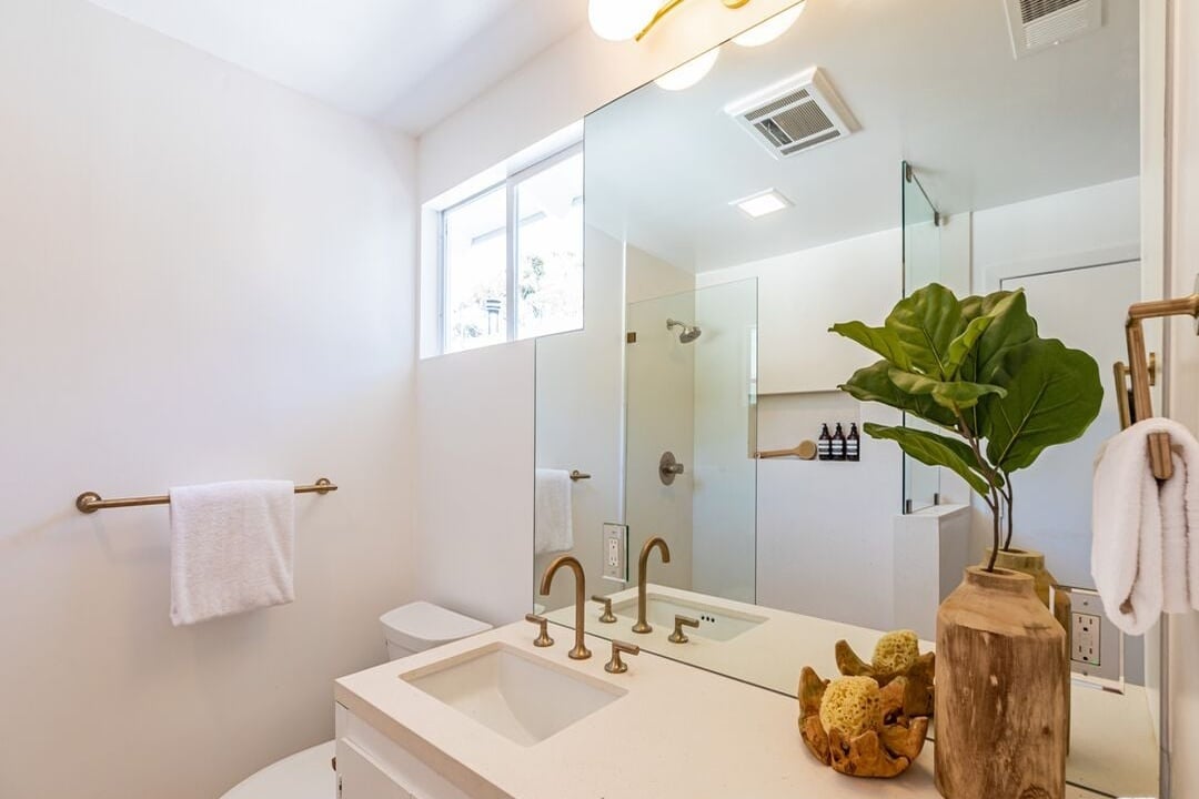 Echelon Pavilion, Grayfox St, 90265