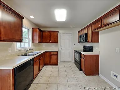 2862 Aristocrat Ln