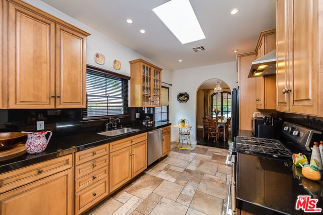 1738 N Ogden Dr