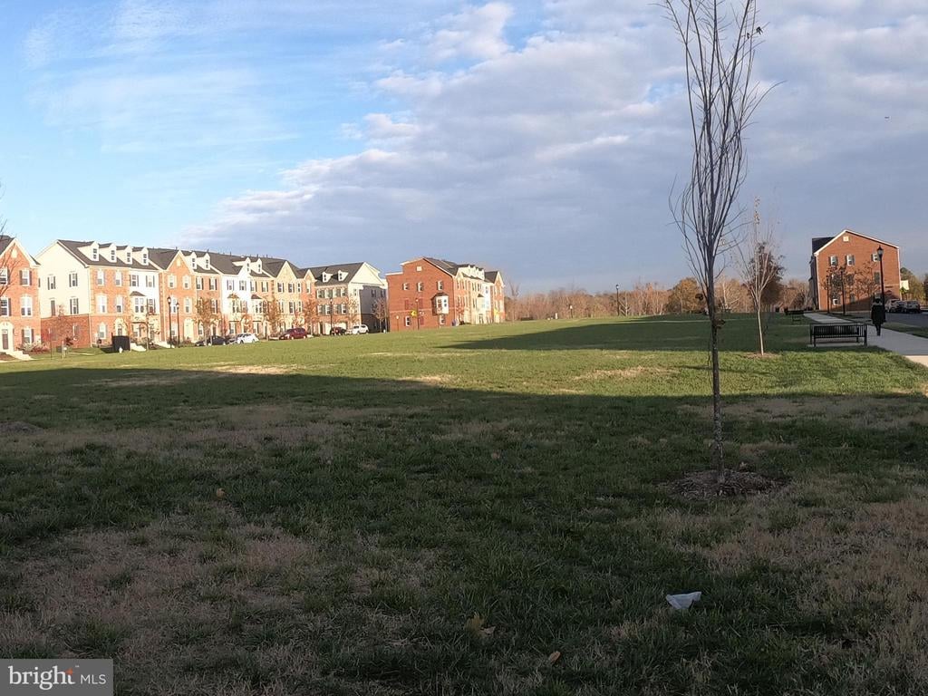 8127 Greenbelt Station Pkwy, #303M