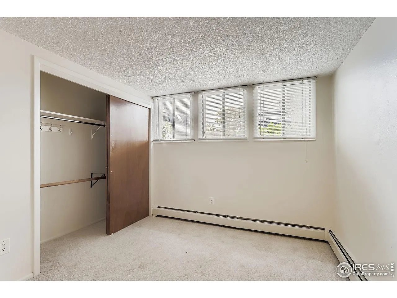 1842 Canyon Blvd #111
