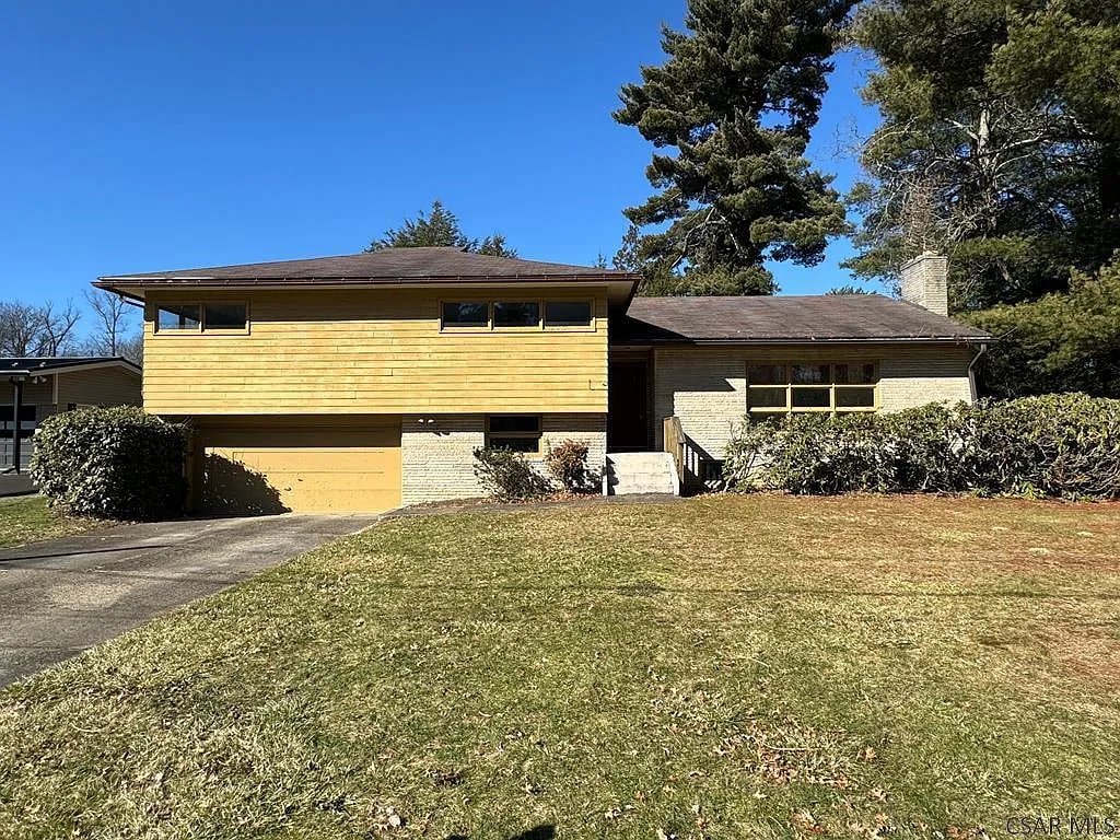 302 Resty Ct