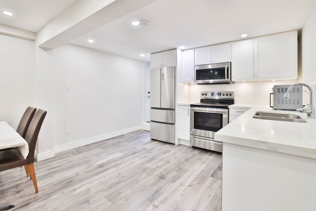 2673 Kingsberry Cres