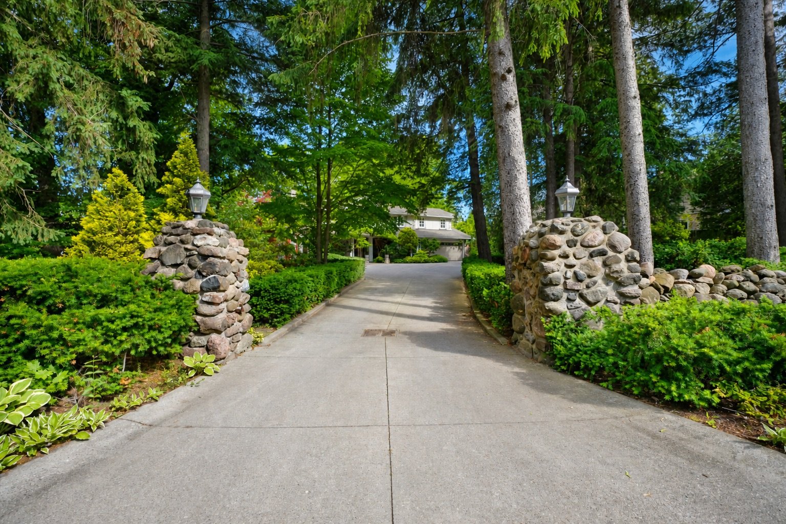 5052 Lakeshore Road, Burlington