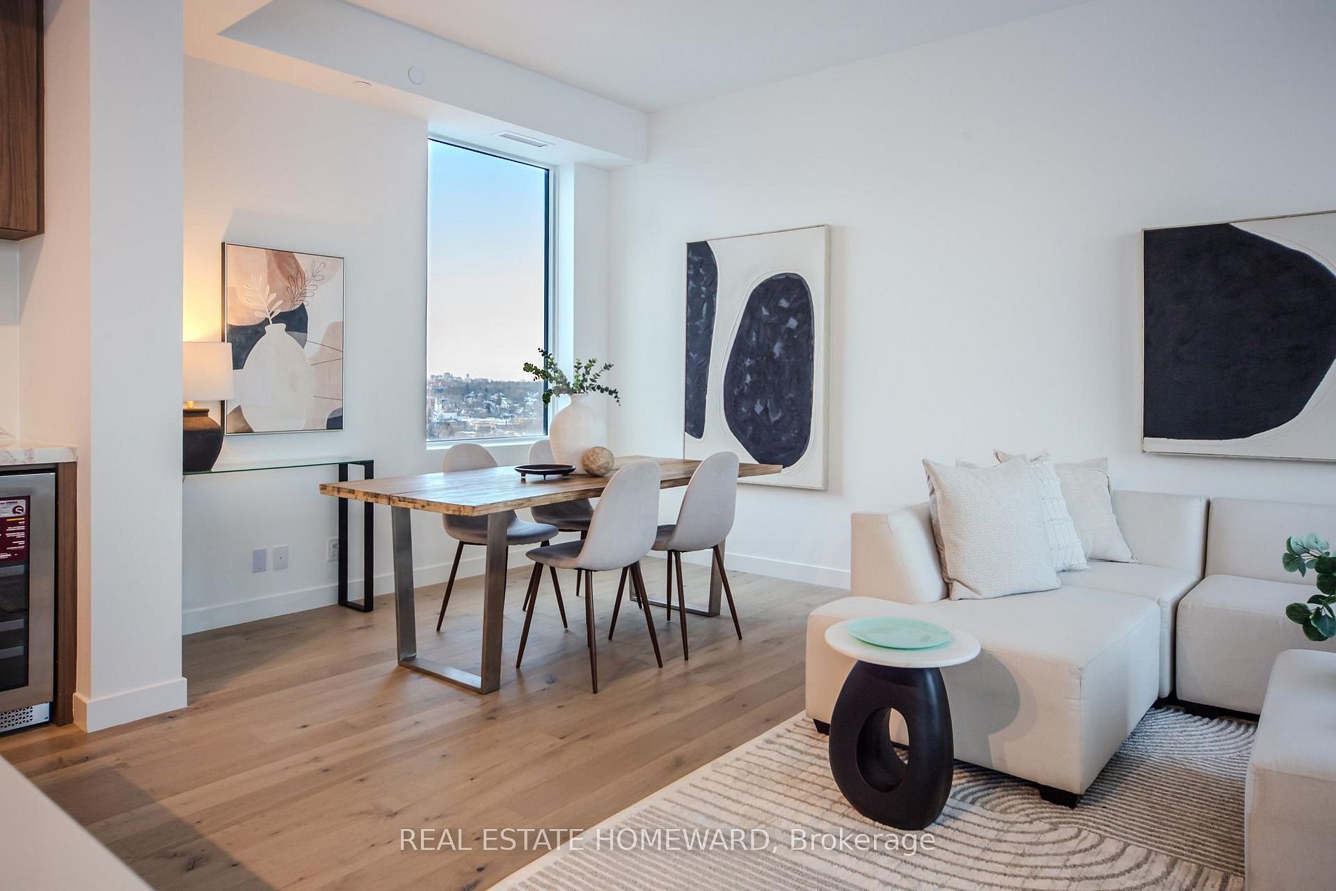 PENTHOUSE BY THE BEACHES 