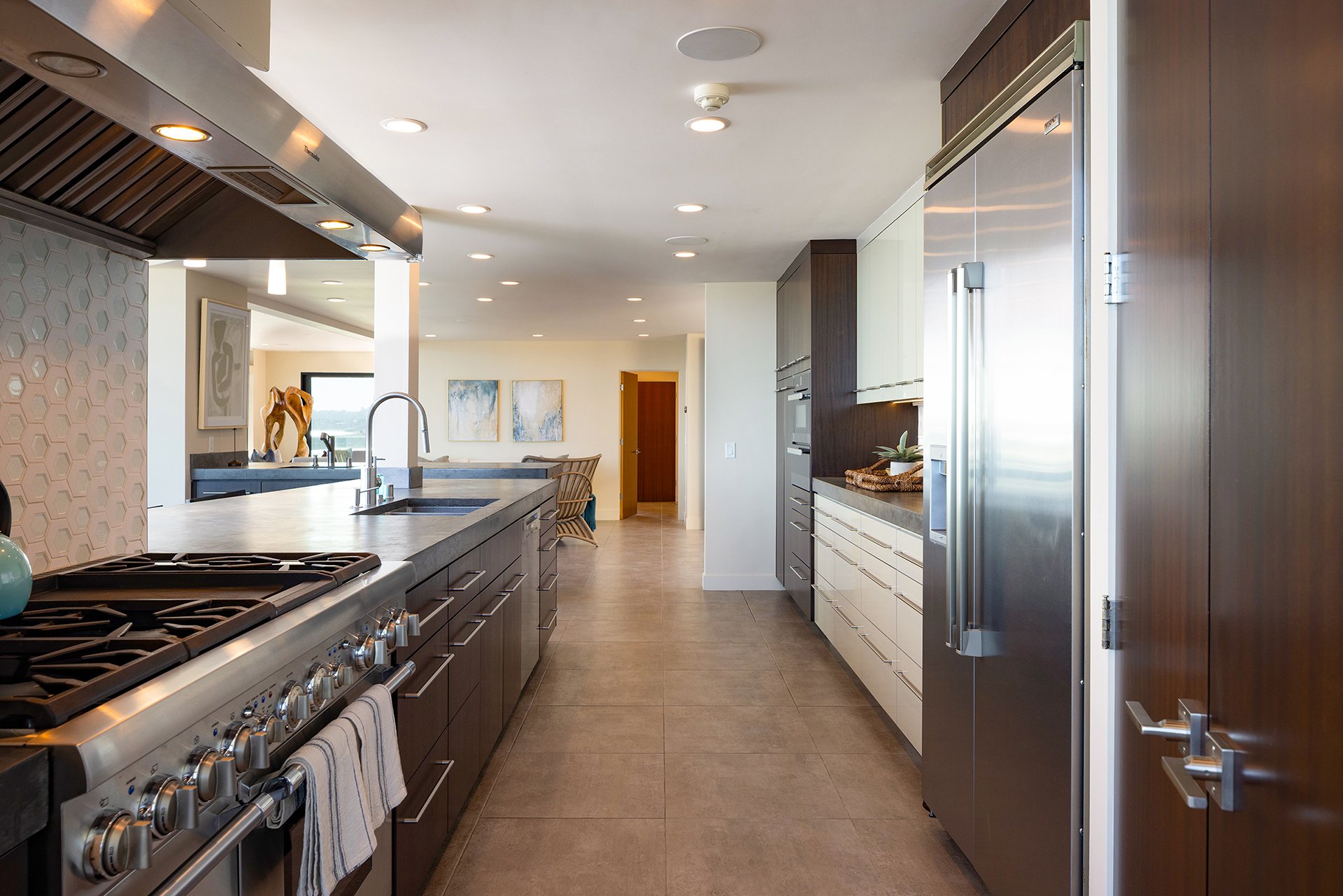 Contemporary Oceanfront Retreat
