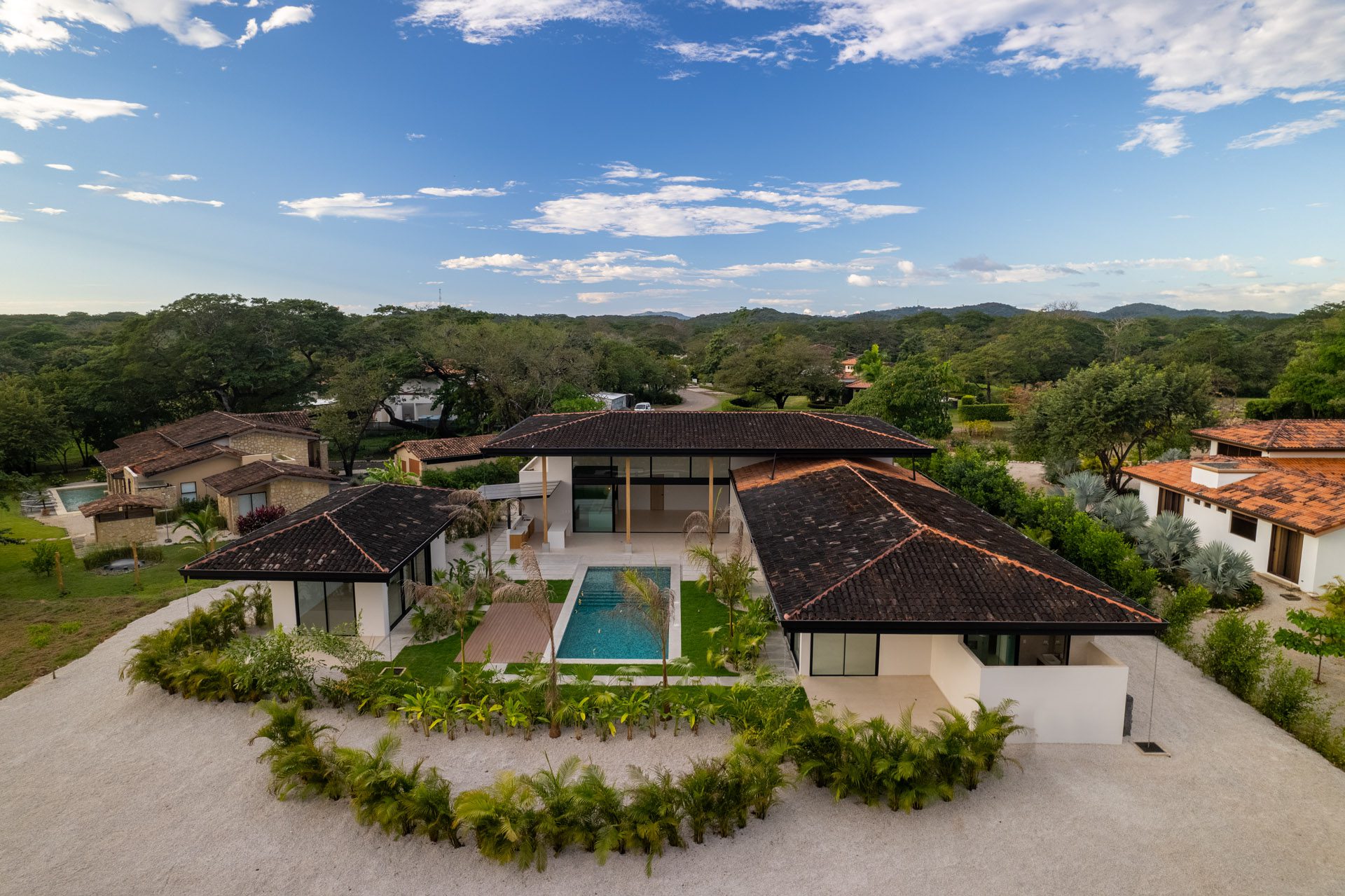 Casa Everly | Luxurious 5-Bedroom Tropical Sanctuary in Hacienda Pinilla, Costa Rica