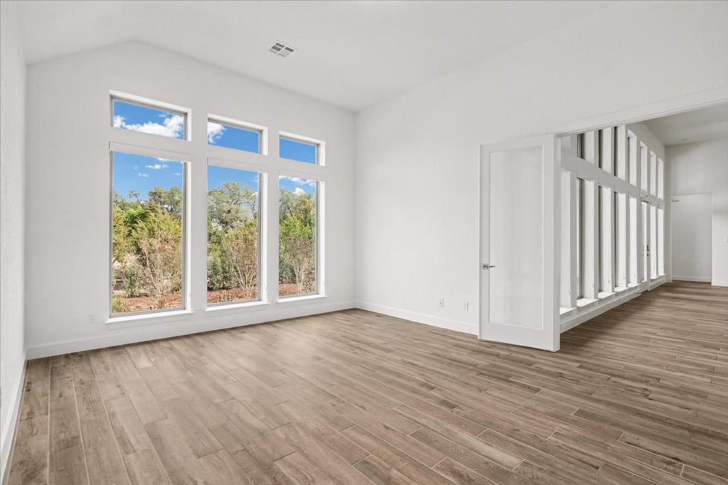 1216 Deerfoot Circle