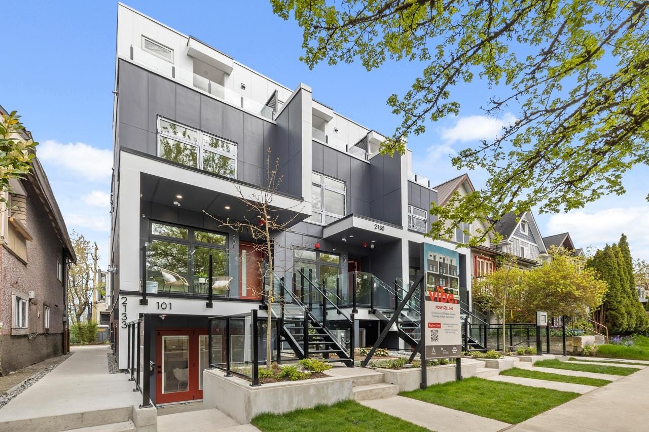 101-2135 E Pender Street