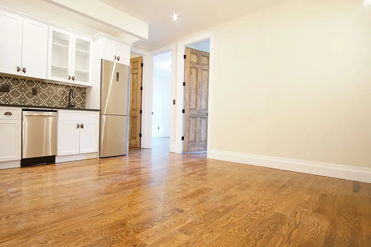 81 Stockholm St 3B