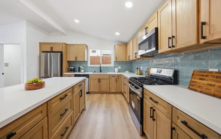 2828 Mission Village Dr, San Diego, CA 92123