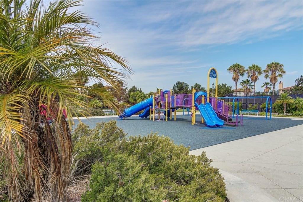 7461 Shelter Cove Cir