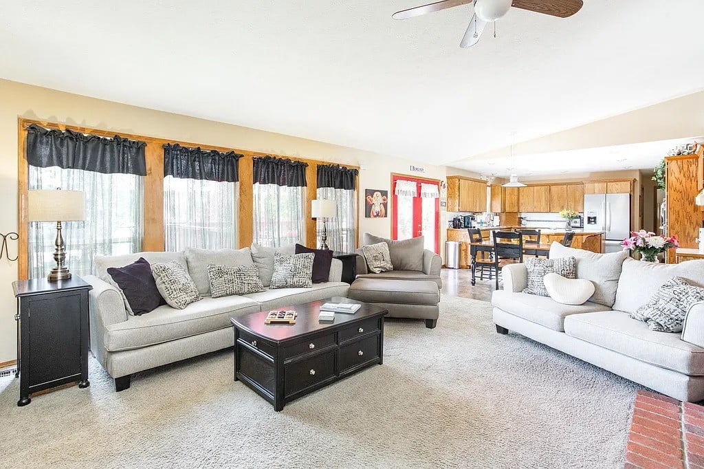 9706 N Ridgecrest Dr