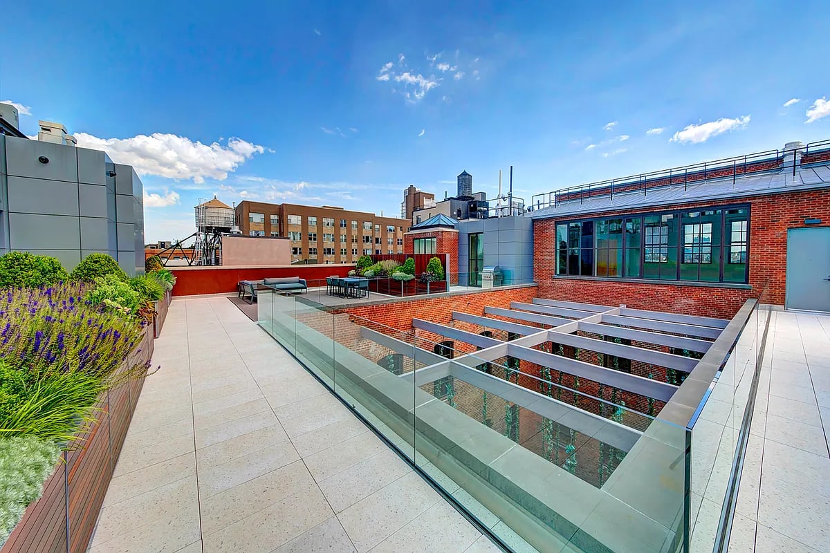 36 Bleecker Street, 3D