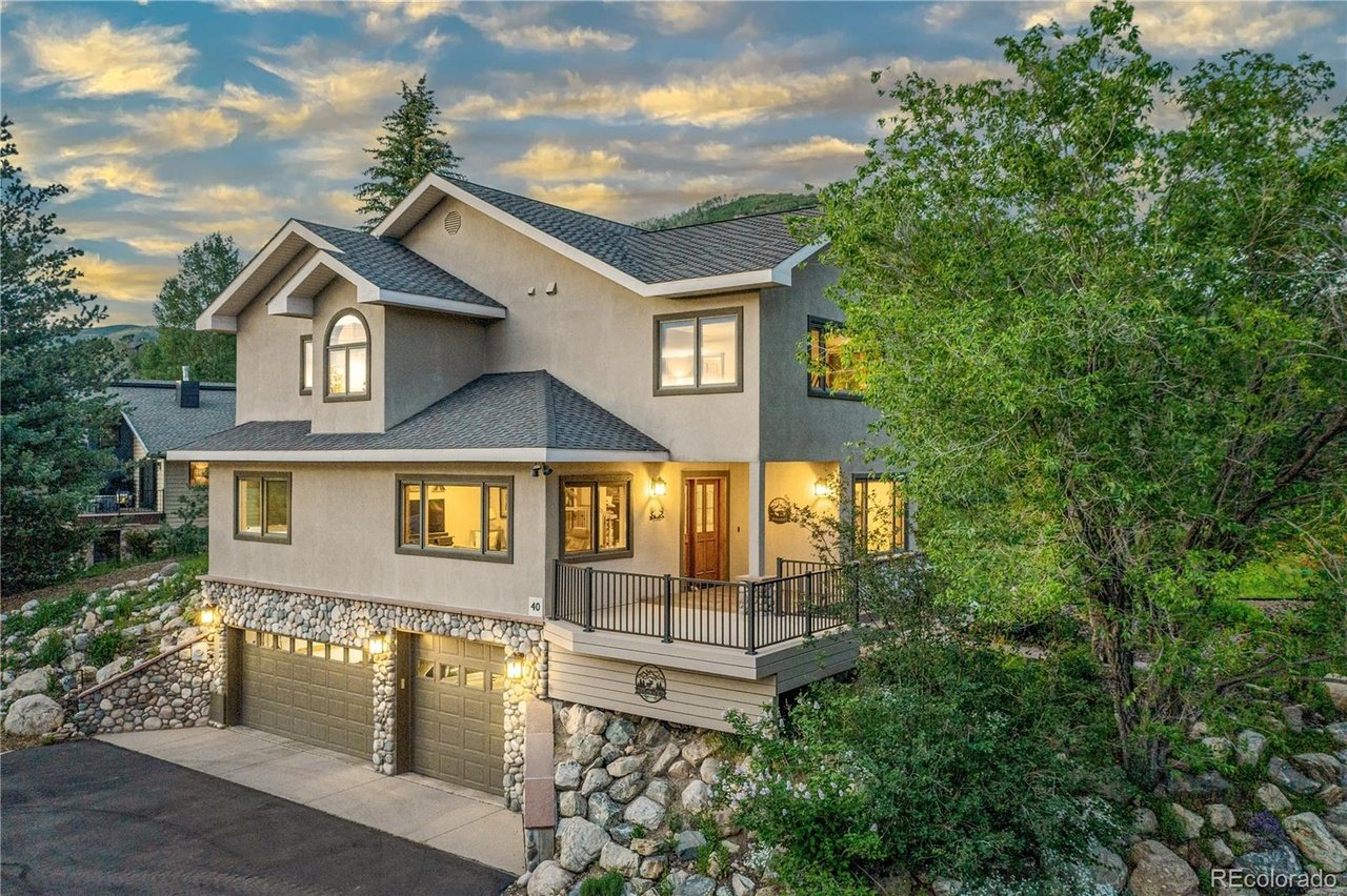 40 Steamboat Blvd