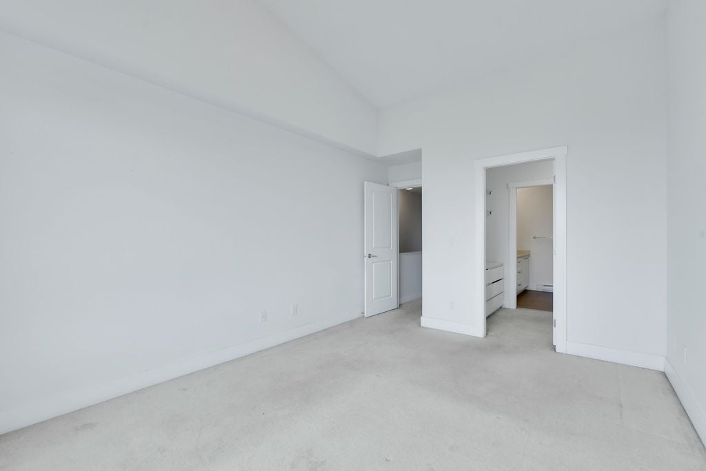 9989 E Barnston Dr, #106