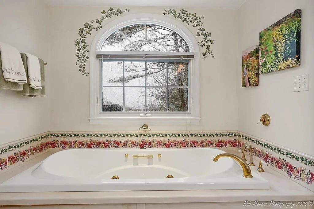 1 Big rock Rd Manchester Ma