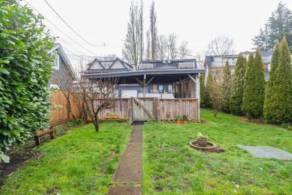 2137 E 13th Ave