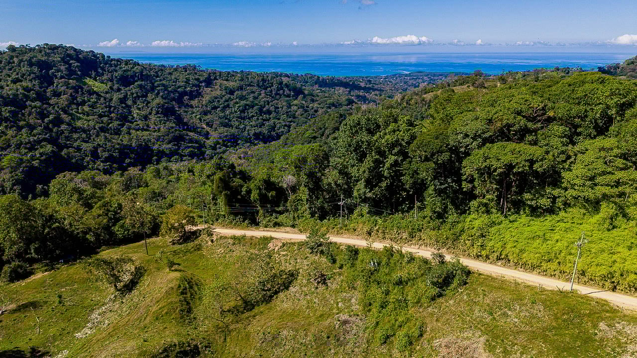 Whale Tail Views Luxury Waterfall Farm