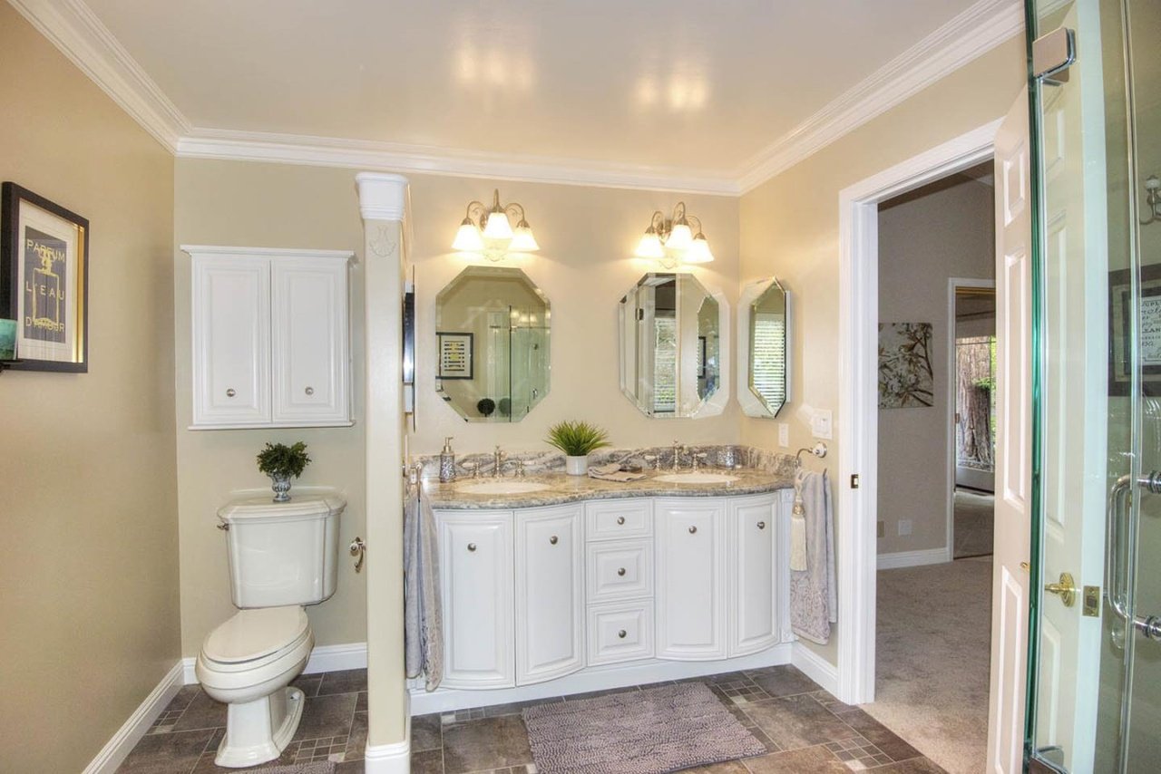 11332 Rolling Hills Dr