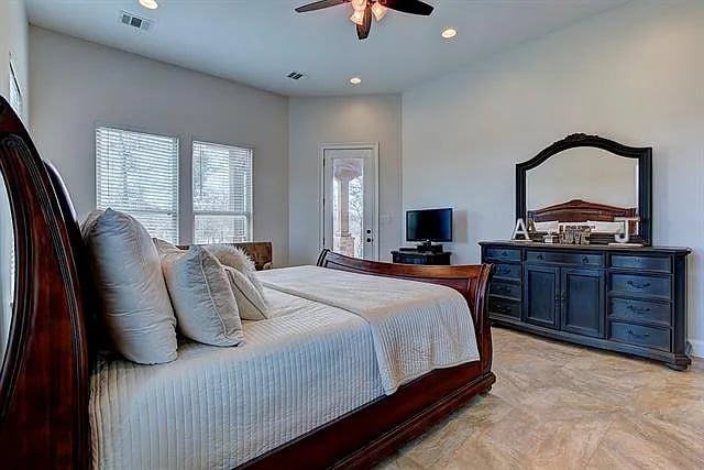 390 Teal Lane