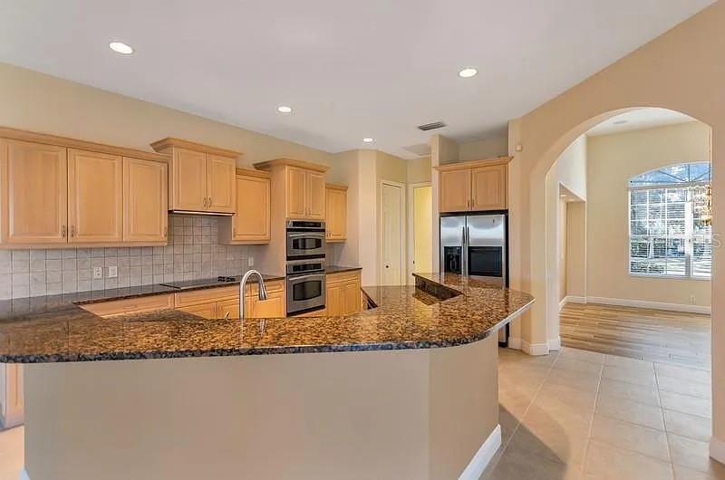 1704 Amberwynd Cir W