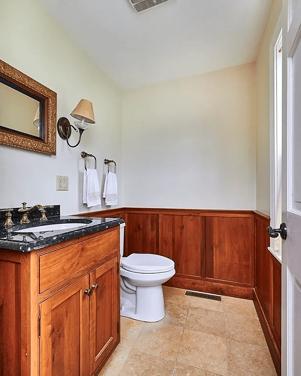 257 Leyden Rd