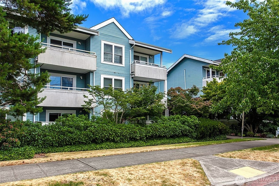 160 Lee Street #201