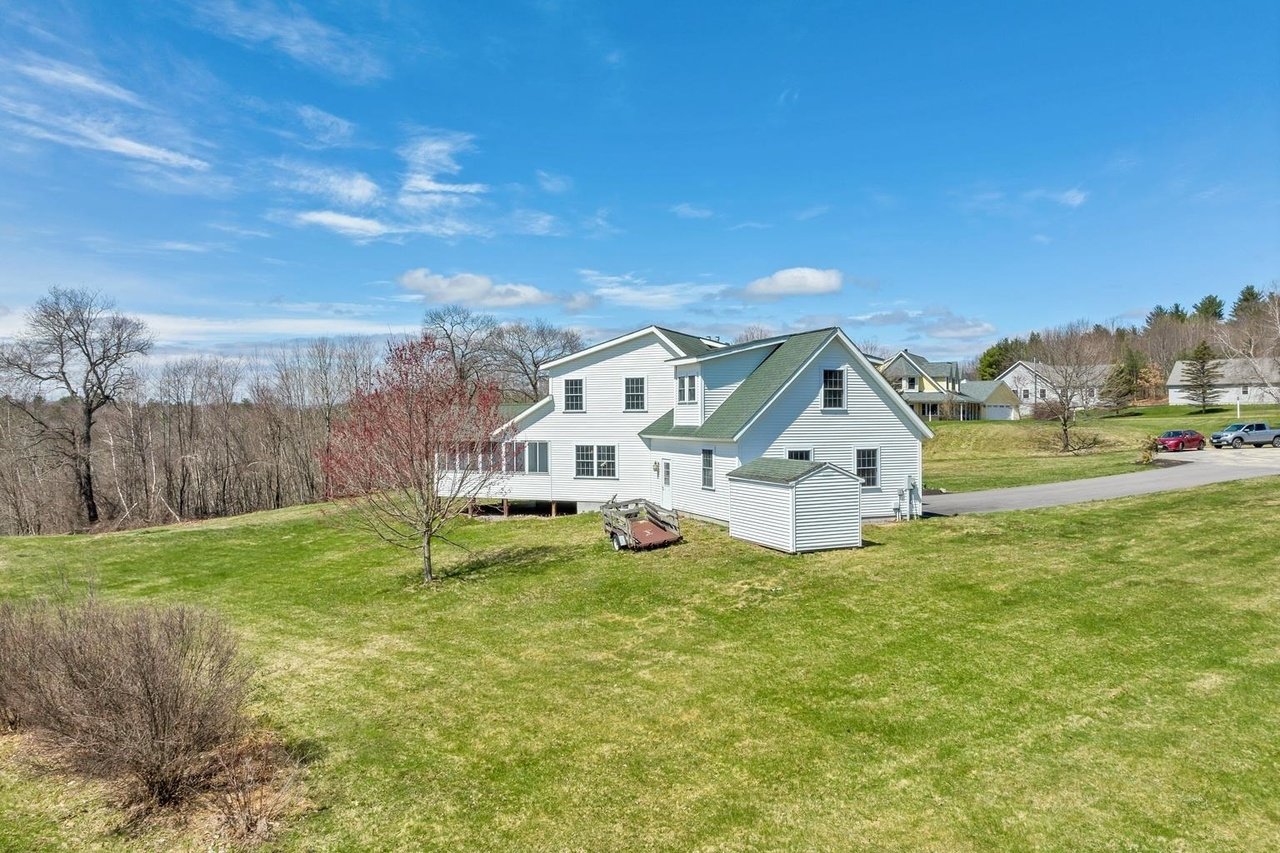 18 Christy Ln