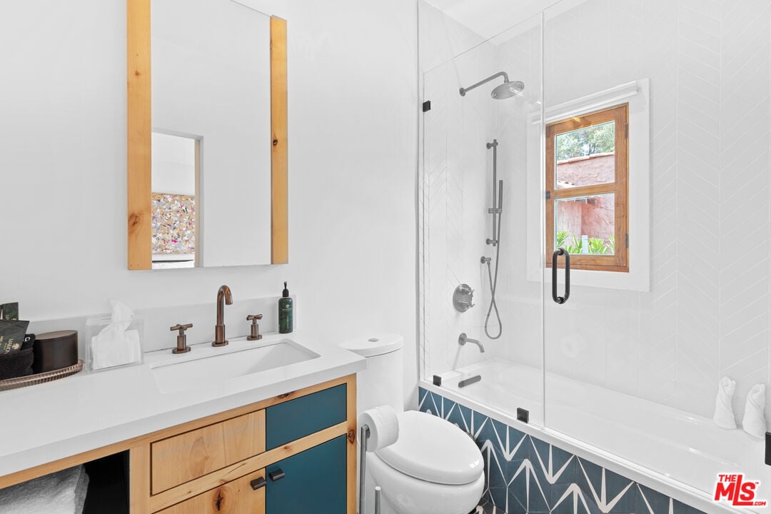 N Crescent Heights Blvd, 90048