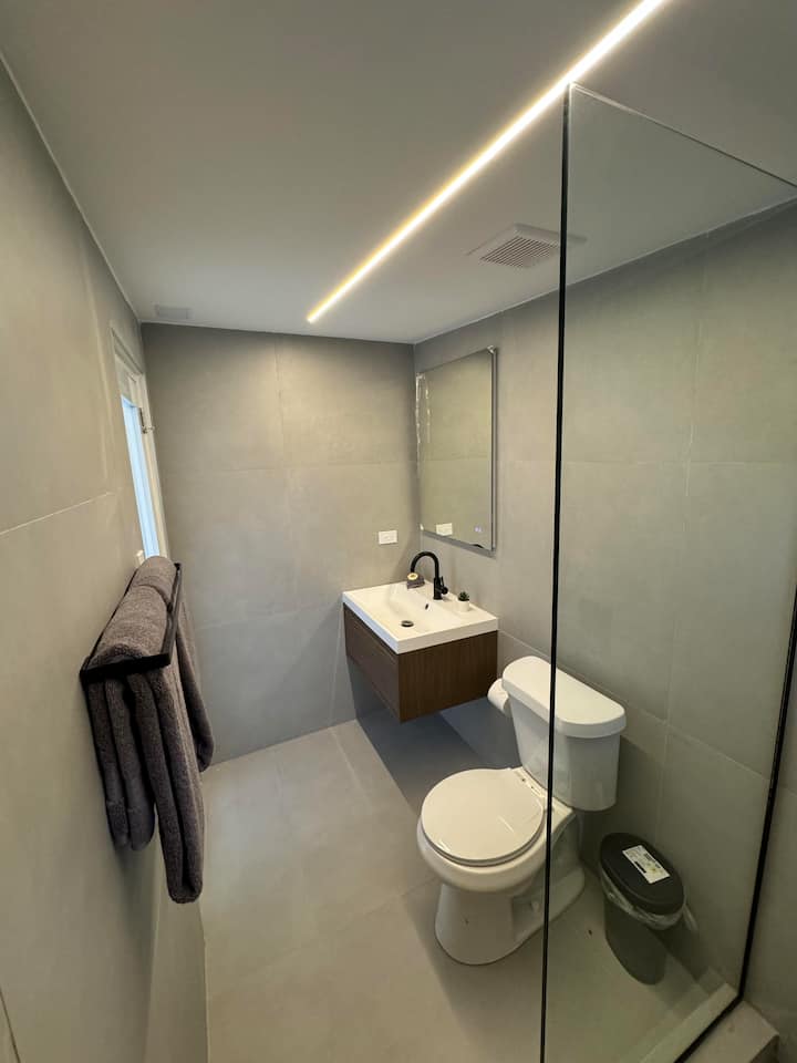 Beach House Apt 4 • 1BR + Sofa Bed • Sleeps 4 - Airbnb