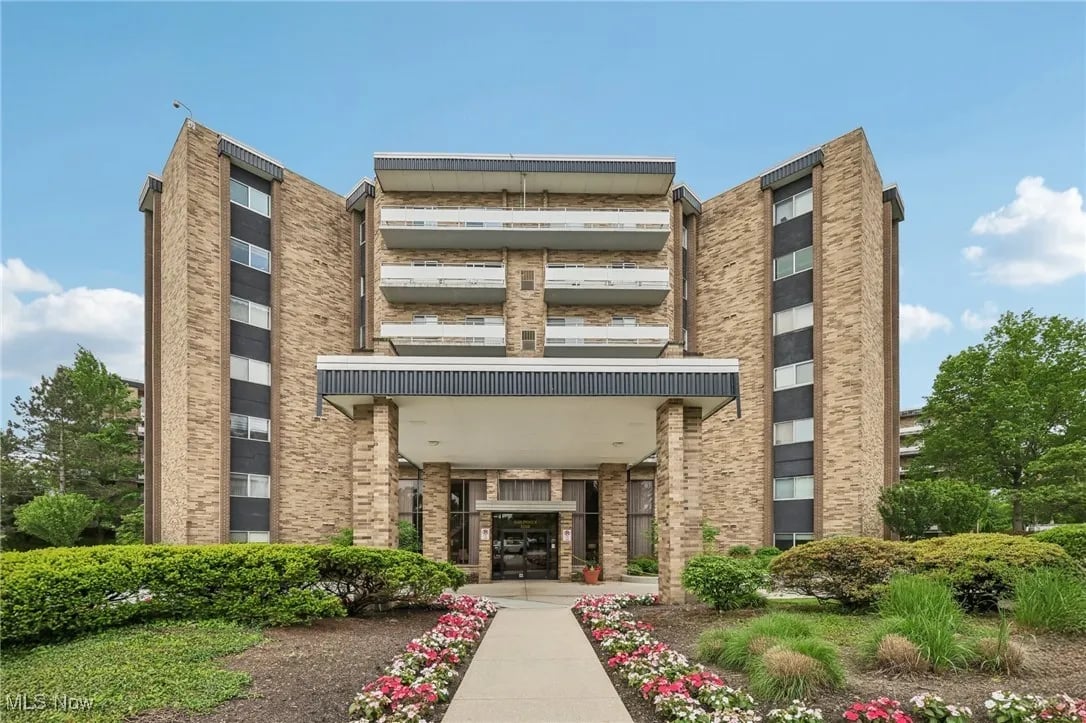 2202 Acacia Park Dr 2109