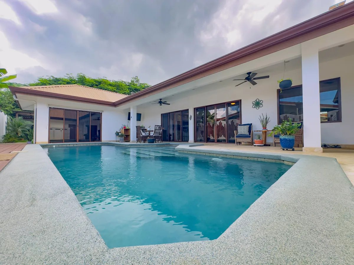 One-Level Living with Private Pool in Playas del Coco