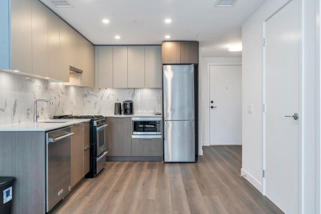 648 Lea Ave, #305