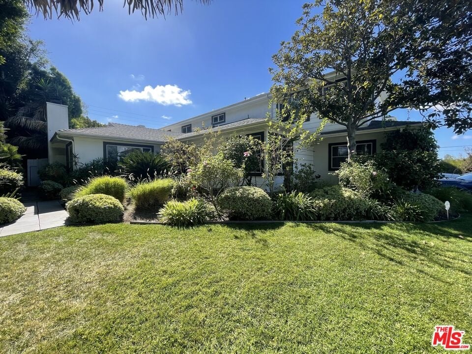 9500 Cresta Dr