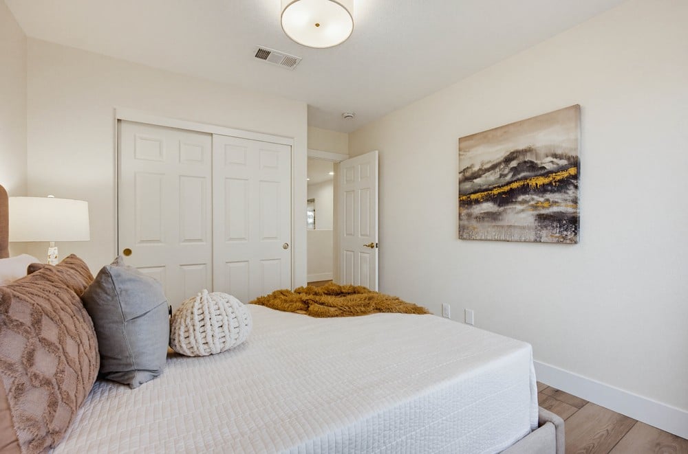 39912 Hillsboro Cir