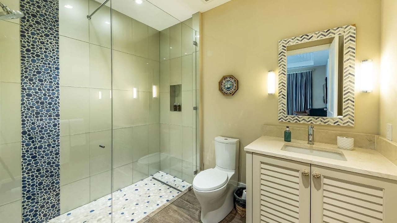 5 Oceans Beachfront Estate