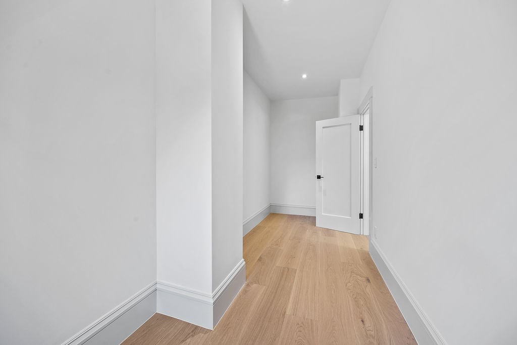 785 3rd Avenue · Photo 70
