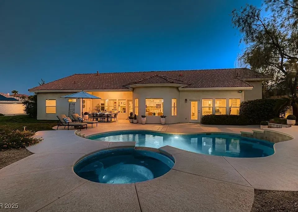 7500 Crystal Cave Dr